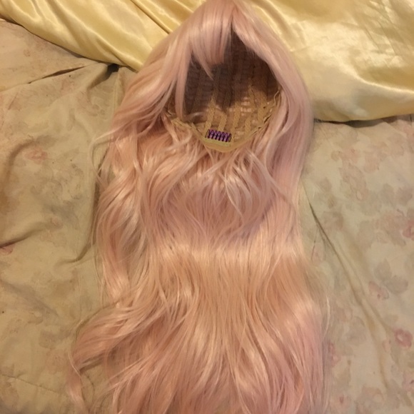 Pink wig - Picture 3 of 5
